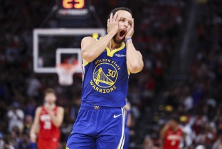 Įspūdingu epizodu varžovą išmaudęs Curry tritaškiais nukalė "Warriors" pergalę